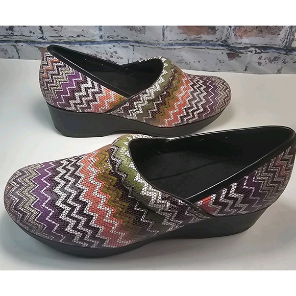 Cherokee Angelique Leather Clogs Chevron Zig Zag Nurse Comfort Size Est 9.5M - Picture 8 of 16